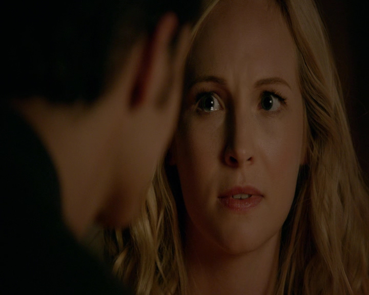 VampireDiaries-dot-nl_VampireDiaries-8x06DetouredOnSomeRandomBackwoodsPathToHell2041.jpg