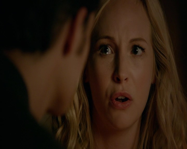 VampireDiaries-dot-nl_VampireDiaries-8x06DetouredOnSomeRandomBackwoodsPathToHell2042.jpg