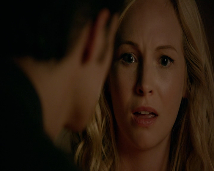 VampireDiaries-dot-nl_VampireDiaries-8x06DetouredOnSomeRandomBackwoodsPathToHell2044.jpg