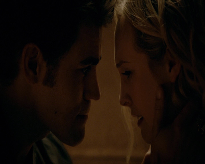 VampireDiaries-dot-nl_VampireDiaries-8x06DetouredOnSomeRandomBackwoodsPathToHell2083.jpg