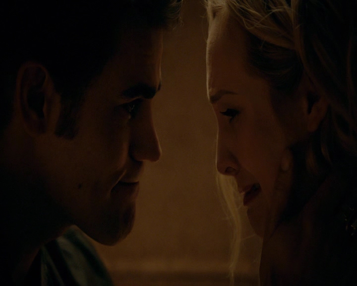 VampireDiaries-dot-nl_VampireDiaries-8x06DetouredOnSomeRandomBackwoodsPathToHell2084.jpg