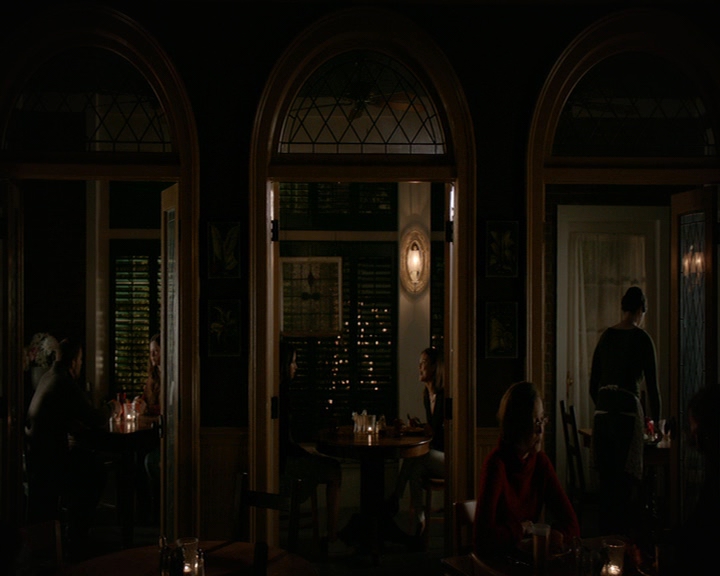 VampireDiaries-dot-nl_VampireDiaries-8x06DetouredOnSomeRandomBackwoodsPathToHell2101.jpg