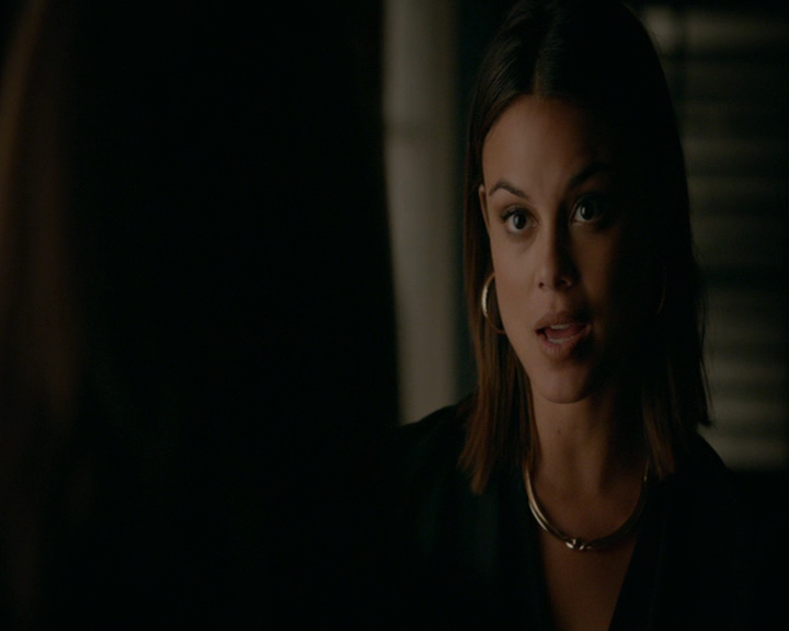 VampireDiaries-dot-nl_VampireDiaries-8x06DetouredOnSomeRandomBackwoodsPathToHell2112.jpg