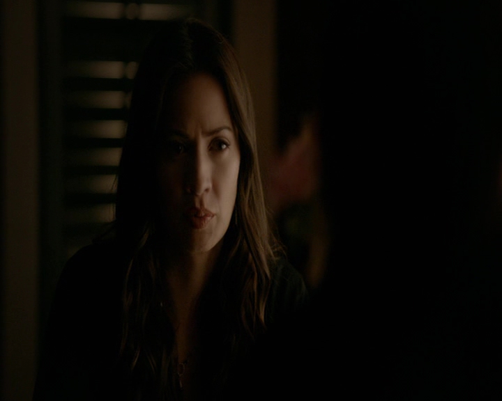 VampireDiaries-dot-nl_VampireDiaries-8x06DetouredOnSomeRandomBackwoodsPathToHell2122.jpg