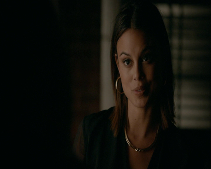 VampireDiaries-dot-nl_VampireDiaries-8x06DetouredOnSomeRandomBackwoodsPathToHell2129.jpg