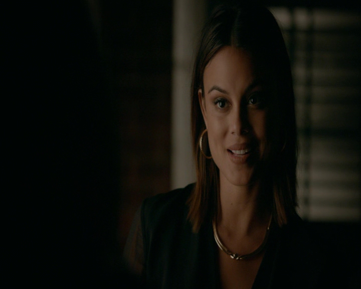 VampireDiaries-dot-nl_VampireDiaries-8x06DetouredOnSomeRandomBackwoodsPathToHell2130.jpg