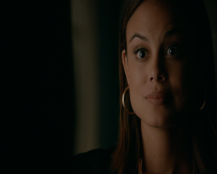 VampireDiaries-dot-nl_VampireDiaries-8x06DetouredOnSomeRandomBackwoodsPathToHell2137.jpg