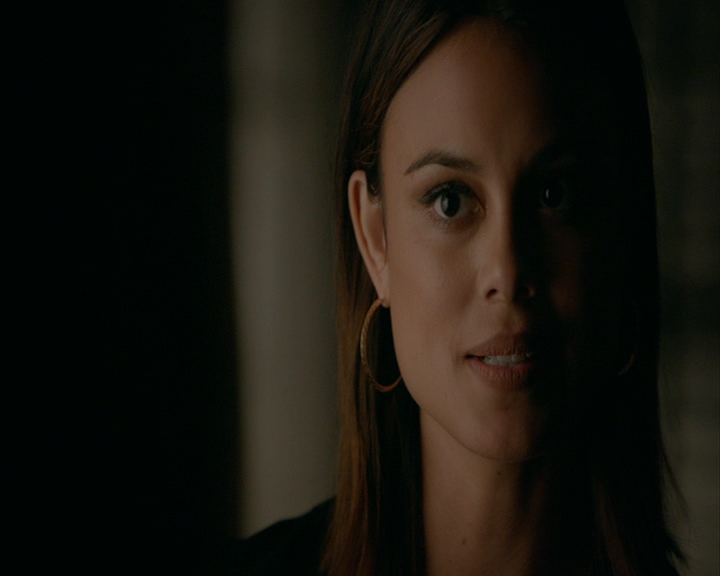 VampireDiaries-dot-nl_VampireDiaries-8x06DetouredOnSomeRandomBackwoodsPathToHell2162.jpg