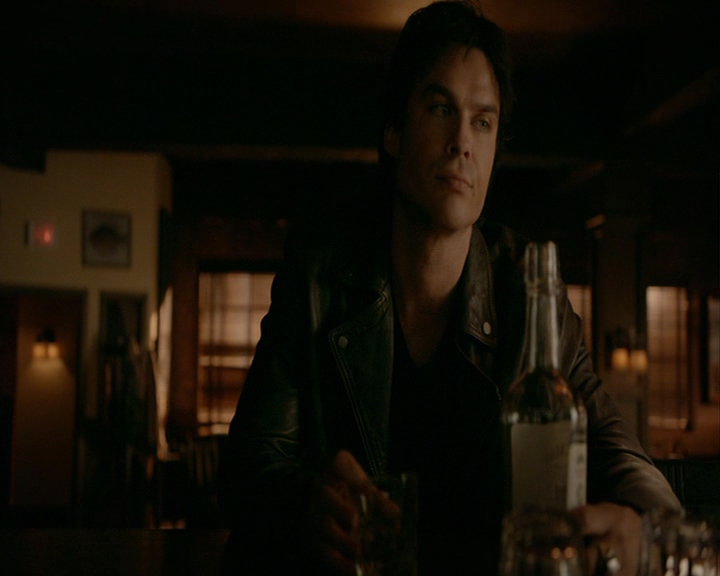 VampireDiaries-dot-nl_VampireDiaries-8x06DetouredOnSomeRandomBackwoodsPathToHell2250.jpg