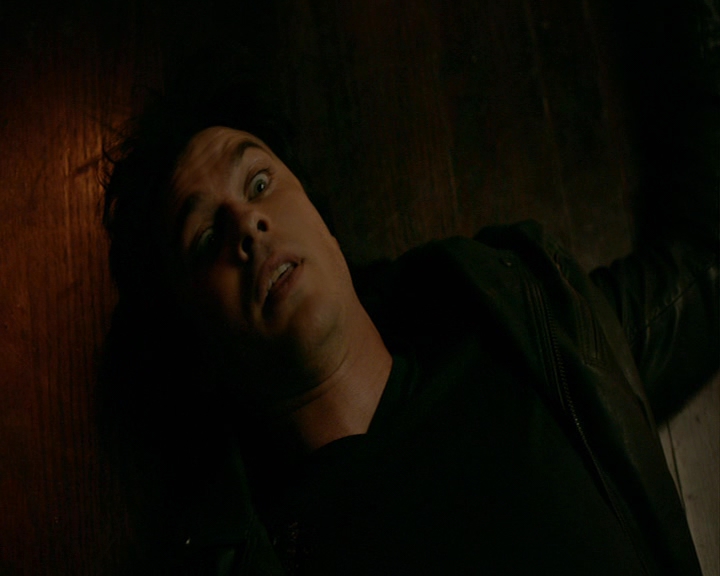 VampireDiaries-dot-nl_VampireDiaries-8x06DetouredOnSomeRandomBackwoodsPathToHell2304.jpg