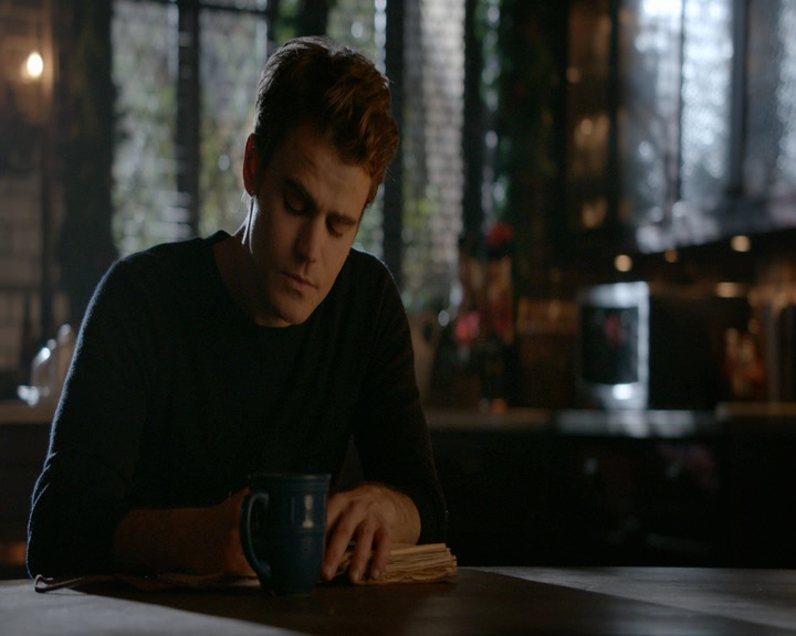 VampireDiaries-dot-nl_VVampireDiaries-dot-nl_VampireDiaries-8x07TheNextTimeIHurtSomebodyItCouldBeYou0086.jpg