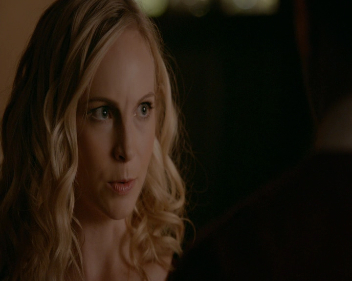 VampireDiaries-dot-nl_VVampireDiaries-dot-nl_VampireDiaries-8x07TheNextTimeIHurtSomebodyItCouldBeYou0211.jpg