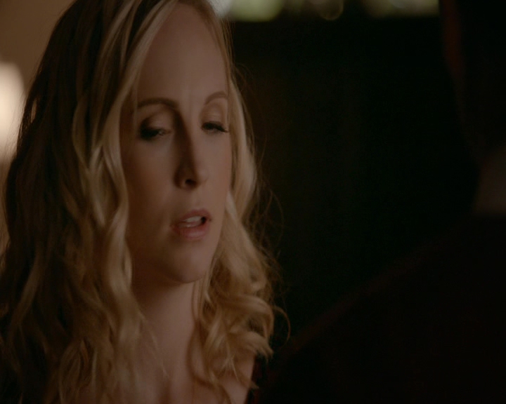 VampireDiaries-dot-nl_VVampireDiaries-dot-nl_VampireDiaries-8x07TheNextTimeIHurtSomebodyItCouldBeYou0213.jpg