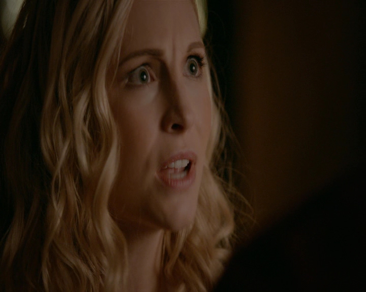 VampireDiaries-dot-nl_VVampireDiaries-dot-nl_VampireDiaries-8x07TheNextTimeIHurtSomebodyItCouldBeYou0217.jpg