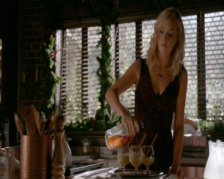 VampireDiaries-dot-nl_VVampireDiaries-dot-nl_VampireDiaries-8x07TheNextTimeIHurtSomebodyItCouldBeYou0322.jpg