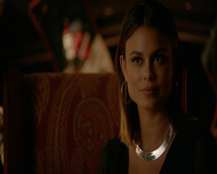 VampireDiaries-dot-nl_VVampireDiaries-dot-nl_VampireDiaries-8x07TheNextTimeIHurtSomebodyItCouldBeYou0364.jpg