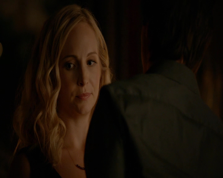 VampireDiaries-dot-nl_VVampireDiaries-dot-nl_VampireDiaries-8x07TheNextTimeIHurtSomebodyItCouldBeYou0388.jpg