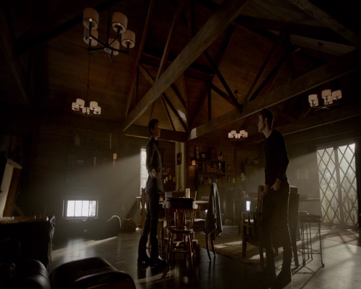 VampireDiaries-dot-nl_VVampireDiaries-dot-nl_VampireDiaries-8x07TheNextTimeIHurtSomebodyItCouldBeYou0392.jpg