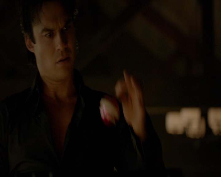 VampireDiaries-dot-nl_VVampireDiaries-dot-nl_VampireDiaries-8x07TheNextTimeIHurtSomebodyItCouldBeYou0405.jpg