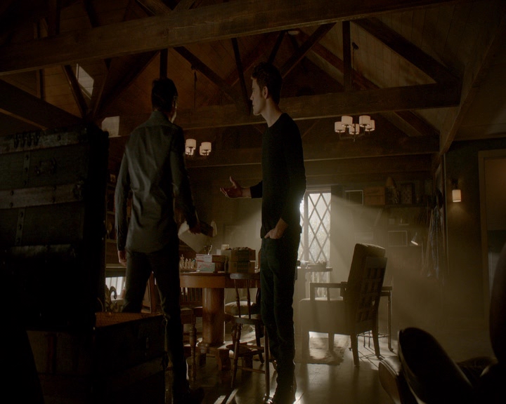 VampireDiaries-dot-nl_VVampireDiaries-dot-nl_VampireDiaries-8x07TheNextTimeIHurtSomebodyItCouldBeYou0412.jpg