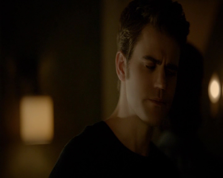 VampireDiaries-dot-nl_VVampireDiaries-dot-nl_VampireDiaries-8x07TheNextTimeIHurtSomebodyItCouldBeYou0432.jpg