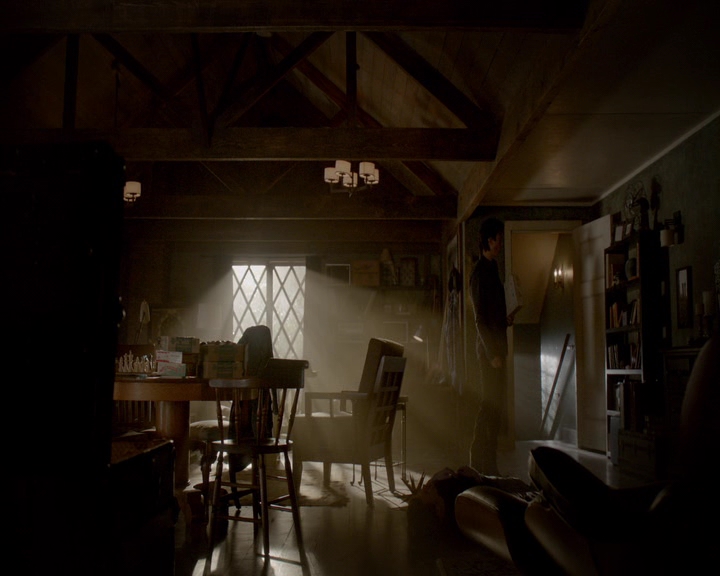 VampireDiaries-dot-nl_VVampireDiaries-dot-nl_VampireDiaries-8x07TheNextTimeIHurtSomebodyItCouldBeYou0448.jpg