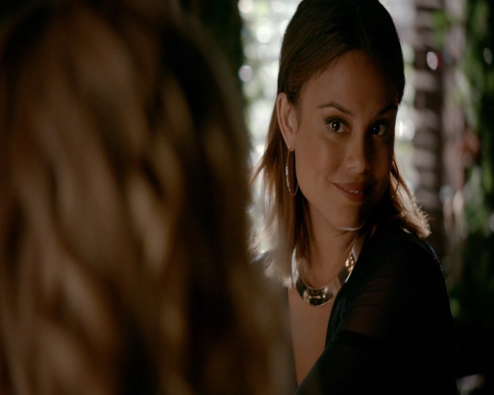 VampireDiaries-dot-nl_VVampireDiaries-dot-nl_VampireDiaries-8x07TheNextTimeIHurtSomebodyItCouldBeYou0573.jpg