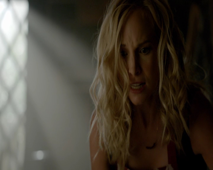 VampireDiaries-dot-nl_VVampireDiaries-dot-nl_VampireDiaries-8x07TheNextTimeIHurtSomebodyItCouldBeYou0688.jpg