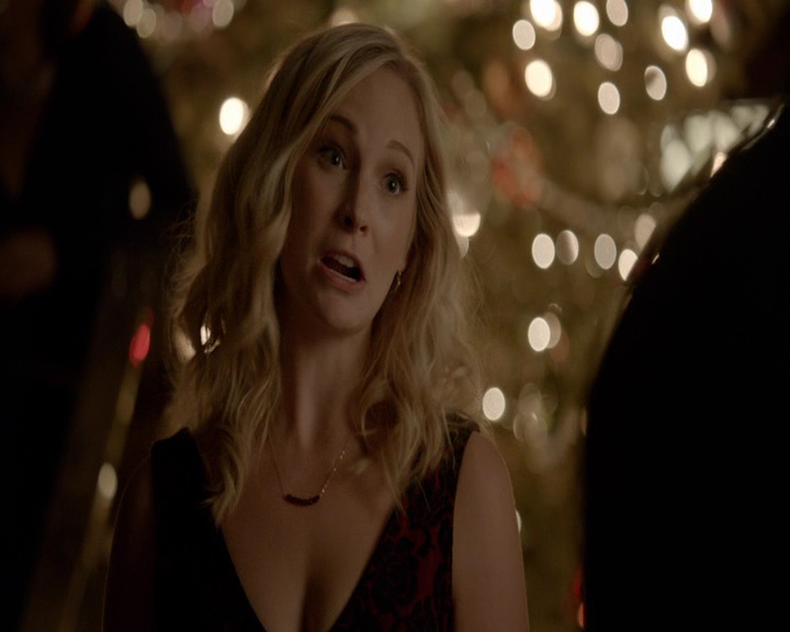 VampireDiaries-dot-nl_VVampireDiaries-dot-nl_VampireDiaries-8x07TheNextTimeIHurtSomebodyItCouldBeYou0809.jpg