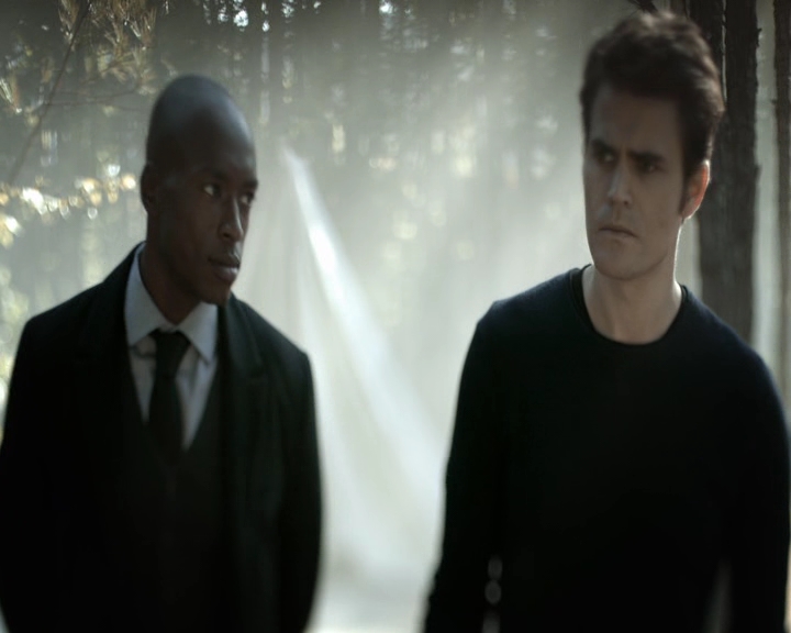 VampireDiaries-dot-nl_VVampireDiaries-dot-nl_VampireDiaries-8x07TheNextTimeIHurtSomebodyItCouldBeYou0816.jpg