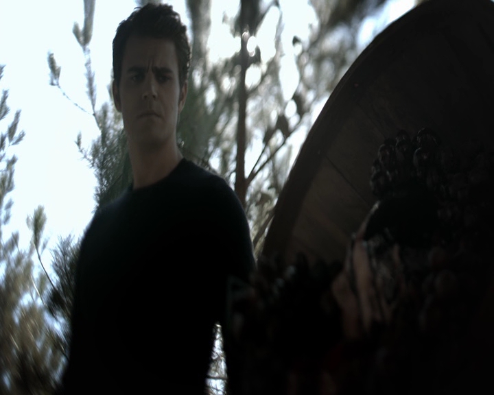 VampireDiaries-dot-nl_VVampireDiaries-dot-nl_VampireDiaries-8x07TheNextTimeIHurtSomebodyItCouldBeYou0832.jpg