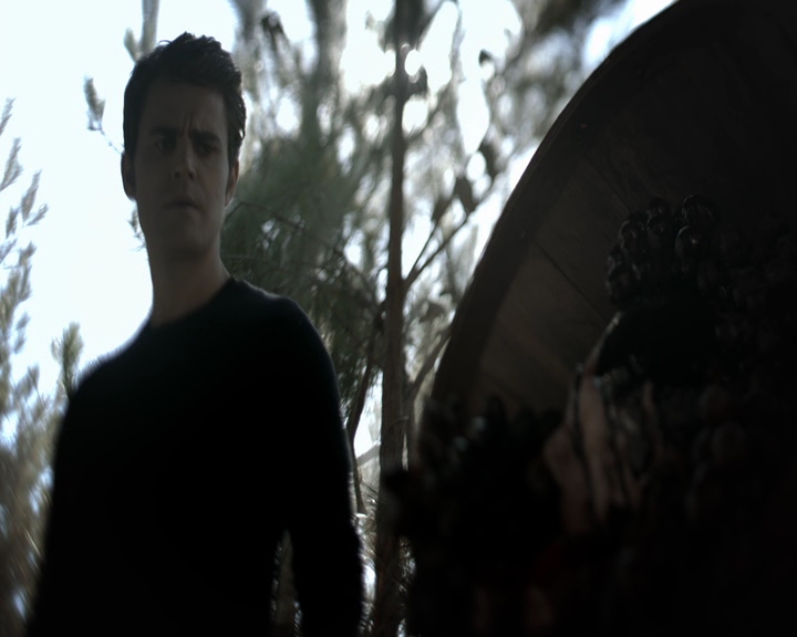 VampireDiaries-dot-nl_VVampireDiaries-dot-nl_VampireDiaries-8x07TheNextTimeIHurtSomebodyItCouldBeYou0834.jpg