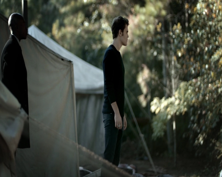 VampireDiaries-dot-nl_VVampireDiaries-dot-nl_VampireDiaries-8x07TheNextTimeIHurtSomebodyItCouldBeYou0858.jpg