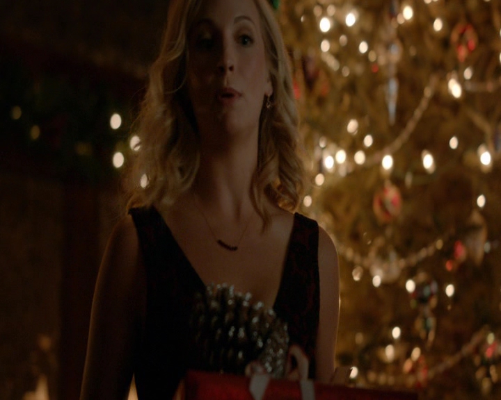 VampireDiaries-dot-nl_VVampireDiaries-dot-nl_VampireDiaries-8x07TheNextTimeIHurtSomebodyItCouldBeYou0905.jpg