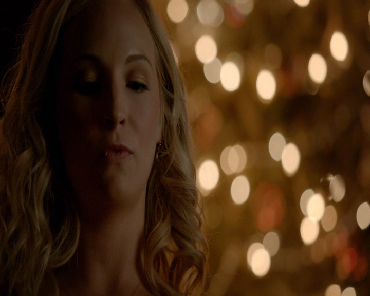 VampireDiaries-dot-nl_VVampireDiaries-dot-nl_VampireDiaries-8x07TheNextTimeIHurtSomebodyItCouldBeYou0907.jpg