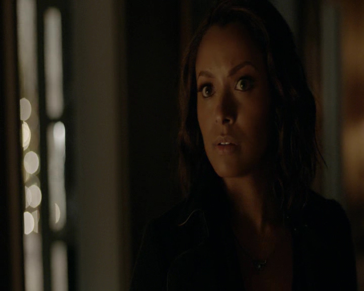 VampireDiaries-dot-nl_VVampireDiaries-dot-nl_VampireDiaries-8x07TheNextTimeIHurtSomebodyItCouldBeYou0991.jpg