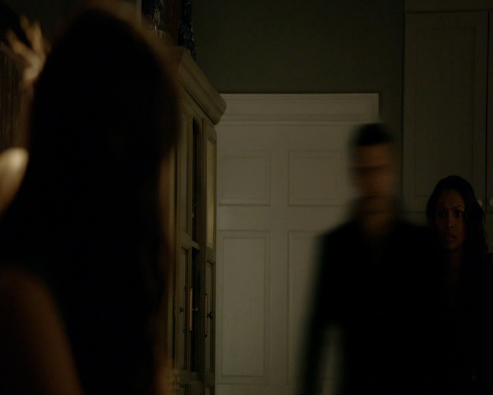 VampireDiaries-dot-nl_VVampireDiaries-dot-nl_VampireDiaries-8x07TheNextTimeIHurtSomebodyItCouldBeYou1015.jpg