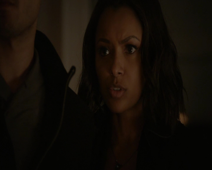 VampireDiaries-dot-nl_VVampireDiaries-dot-nl_VampireDiaries-8x07TheNextTimeIHurtSomebodyItCouldBeYou1021.jpg