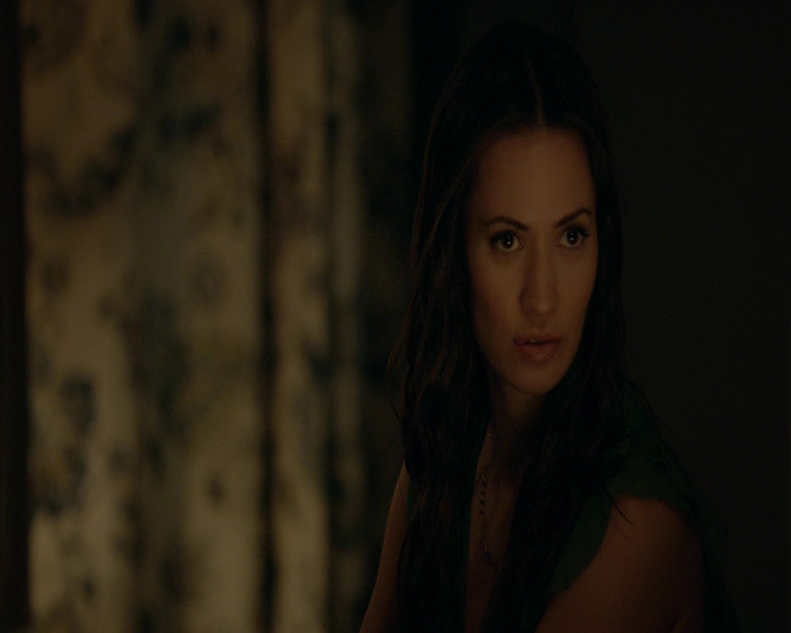 VampireDiaries-dot-nl_VVampireDiaries-dot-nl_VampireDiaries-8x07TheNextTimeIHurtSomebodyItCouldBeYou1026.jpg