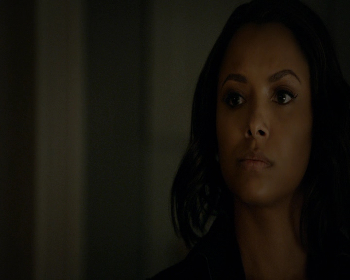 VampireDiaries-dot-nl_VVampireDiaries-dot-nl_VampireDiaries-8x07TheNextTimeIHurtSomebodyItCouldBeYou1043.jpg