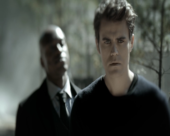 VampireDiaries-dot-nl_VVampireDiaries-dot-nl_VampireDiaries-8x07TheNextTimeIHurtSomebodyItCouldBeYou1212.jpg