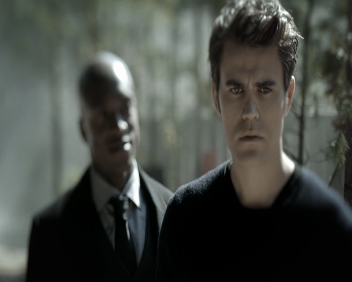 VampireDiaries-dot-nl_VVampireDiaries-dot-nl_VampireDiaries-8x07TheNextTimeIHurtSomebodyItCouldBeYou1213.jpg