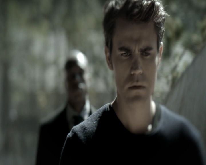 VampireDiaries-dot-nl_VVampireDiaries-dot-nl_VampireDiaries-8x07TheNextTimeIHurtSomebodyItCouldBeYou1217.jpg