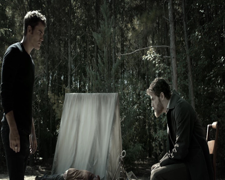 VampireDiaries-dot-nl_VVampireDiaries-dot-nl_VampireDiaries-8x07TheNextTimeIHurtSomebodyItCouldBeYou1221.jpg