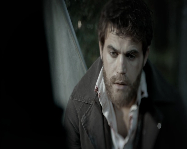 VampireDiaries-dot-nl_VVampireDiaries-dot-nl_VampireDiaries-8x07TheNextTimeIHurtSomebodyItCouldBeYou1225.jpg