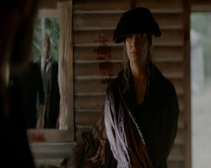 VampireDiaries-dot-nl_VVampireDiaries-dot-nl_VampireDiaries-8x07TheNextTimeIHurtSomebodyItCouldBeYou1279.jpg