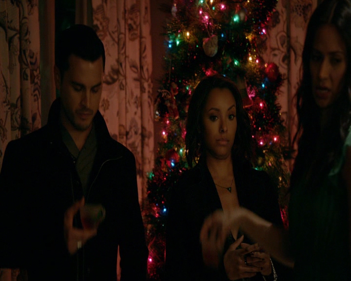 VampireDiaries-dot-nl_VVampireDiaries-dot-nl_VampireDiaries-8x07TheNextTimeIHurtSomebodyItCouldBeYou1310.jpg