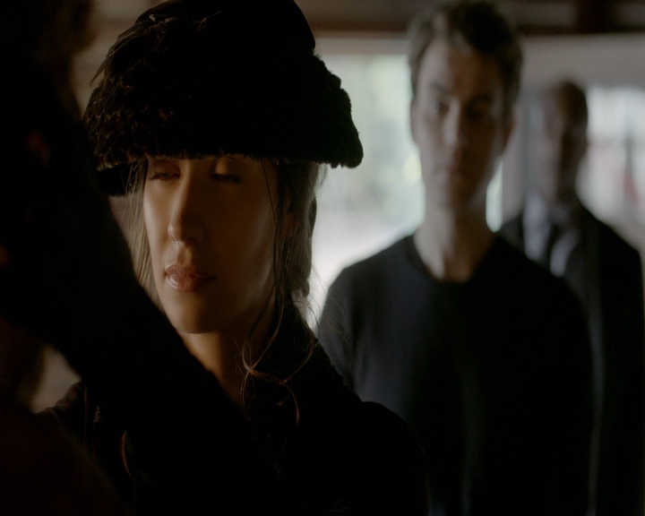 VampireDiaries-dot-nl_VVampireDiaries-dot-nl_VampireDiaries-8x07TheNextTimeIHurtSomebodyItCouldBeYou1359.jpg