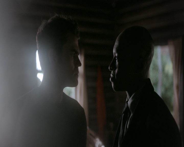 VampireDiaries-dot-nl_VVampireDiaries-dot-nl_VampireDiaries-8x07TheNextTimeIHurtSomebodyItCouldBeYou1402.jpg