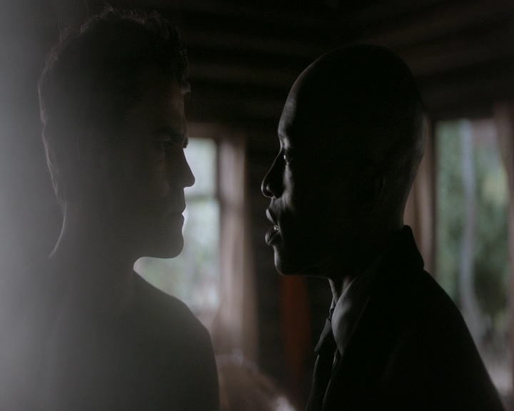 VampireDiaries-dot-nl_VVampireDiaries-dot-nl_VampireDiaries-8x07TheNextTimeIHurtSomebodyItCouldBeYou1404.jpg